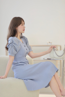 体育老师在单杠c一节课